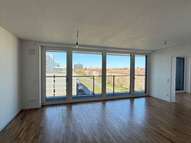 Wohnung zur Miete 1.218 € 3 Zimmer 78,2 m² 6. Geschoss frei ab 18.04.2026 Grunaer Straße 28 Pirnaische Vorstadt Dresden 01069
