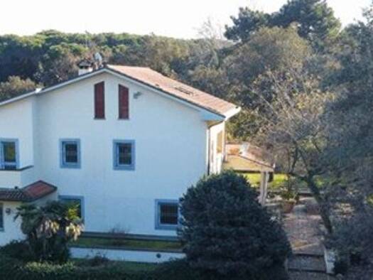 Einfamilienhaus zum Kauf 10 € 4 Zimmer 347 m² 4.077 m² Grundstück Forte dei Marmi 55042