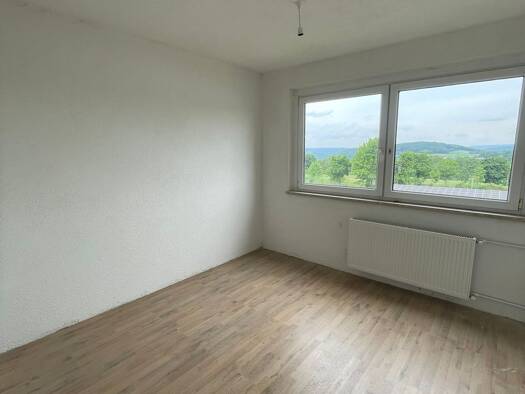 Wohnung zur Miete 400 € 3 Zimmer 60,4 m² 1. Geschoss frei ab sofort Hohes Gebirge 20 Neustädtel Schneeberg 08289