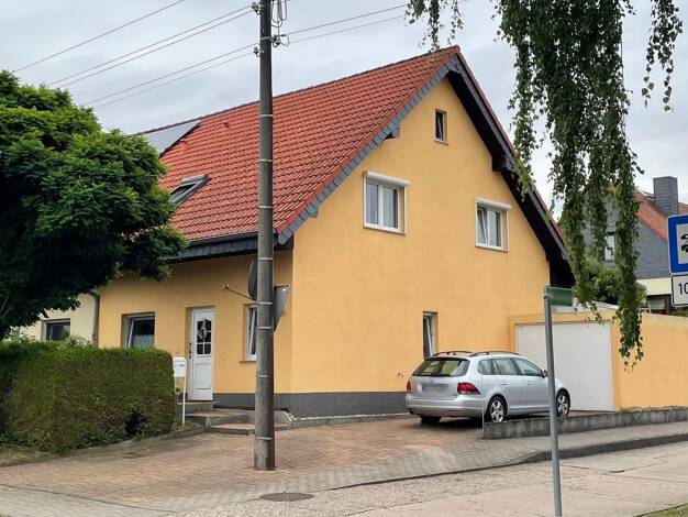 Doppelhaushälfte zum Kauf 169.500 € 3 Zimmer 110 m² 258 m² Grundstück Baalberge Bernburg 06406