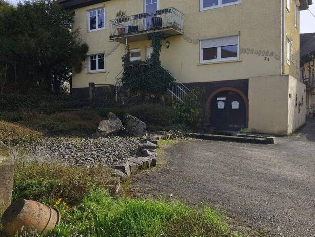 Mehrfamilienhaus zur Versteigerung 8 Zimmer 205 m² 1.650 m² Grundstück Raiffeisenstr. 21 in 77948 Oberschopfheim Oberschopfheim Friesenheim 77948