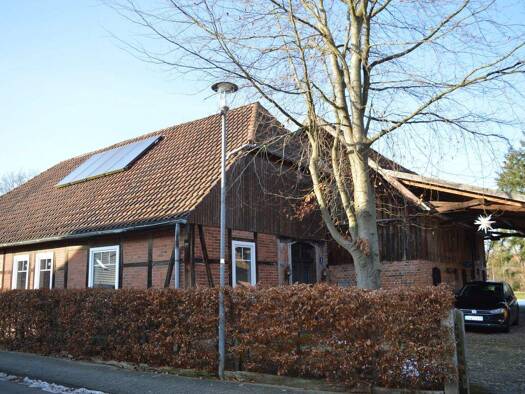 Haus zum Kauf 248.000 € 4 Zimmer 128 m² 1.611 m² Grundstück Baven Südheide 29320