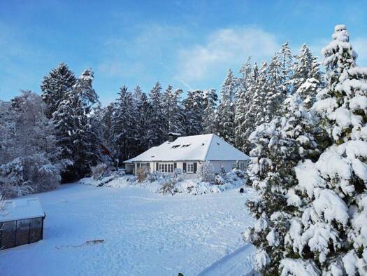 Villa zum Kauf 1.395.000 € 8 Zimmer 277 m² 3.376 m² Grundstück Bendestorf 21227