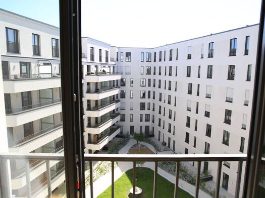 Wohnung zur Miete 1.650 € 2 Zimmer 63 m² Geschoss 6/7 frei ab 01.03.2026 Mitte Berlin 10117