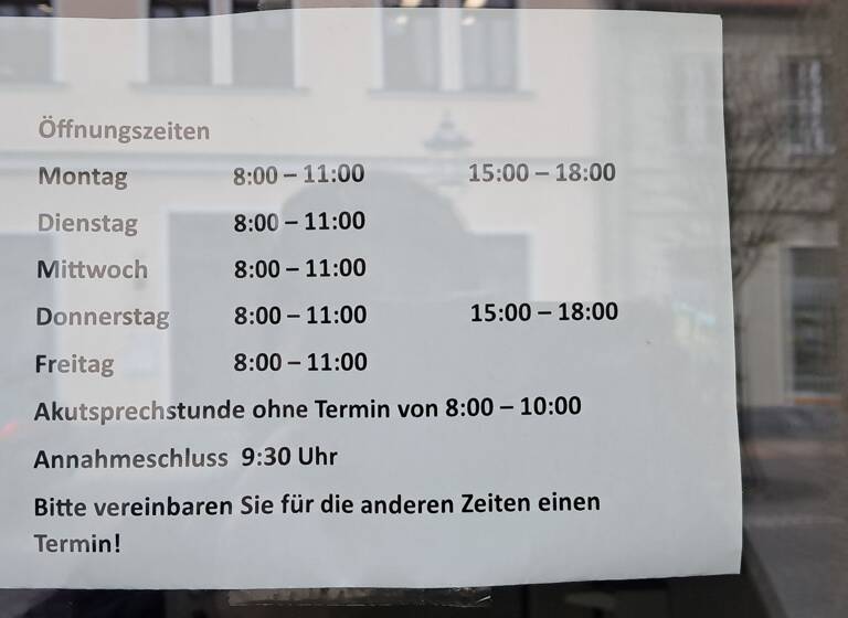 Mehrfamilienhaus zum Kauf als Kapitalanlage geeignet 277.000 € 18 Zimmer 518 m² 300 m² Grundstück Breite Straße 25 Delitzsch 04509