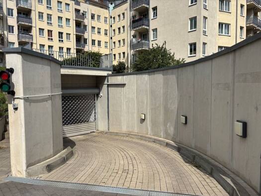 Tiefgaragenstellplatz zur Miete provisionsfrei 83,30 € Glashütter Straße Striesen-Süd Ortsamtsbereich Blasewitz 01309