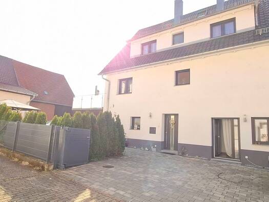 Einfamilienhaus zur Miete 2.200 € 9,5 Zimmer 238 m² 295 m² Grundstück frei ab 01.09.2026 Pleidelsheim 74385