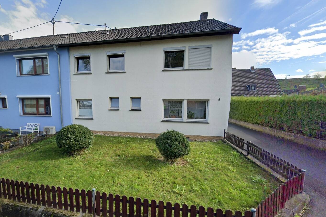 Mehrfamilienhaus zum Kauf provisionsfrei 247.000 € 6 Zimmer 120 m²<br/>Wohnfläche 391 m²<br/>Grundstück Oberbachem Wachtberg 53343