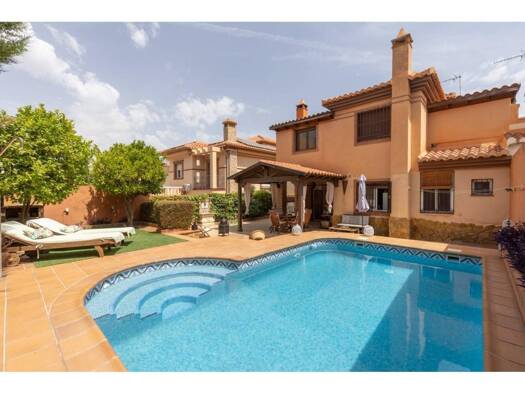 Chalet zum Kauf 382.000 € 4 Zimmer 236 m² 312 m² Grundstück La Zubia 18140