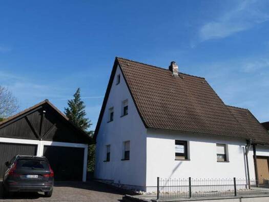 Einfamilienhaus zum Kauf 240.000 € 4 Zimmer 100 m² 975 m² Grundstück Dörfles-Esbach 96487
