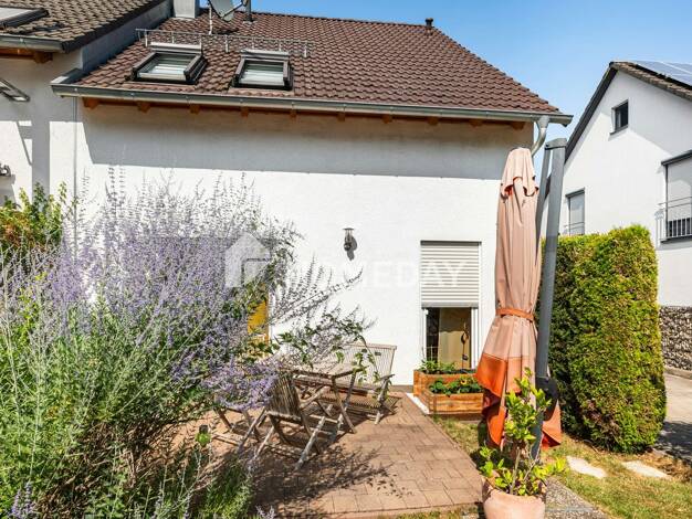 Doppelhaushälfte zum Kauf 495.000 € 5 Zimmer 107 m² 207 m² Grundstück Ostelsheim 75395