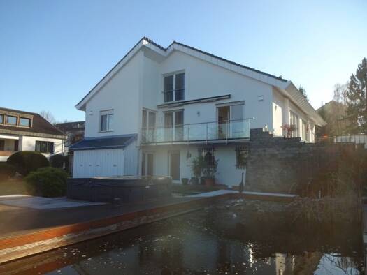 Einfamilienhaus zur Miete 2.900 € 8 Zimmer 270 m² 900 m² Grundstück frei ab sofort Zollberg Esslingen am Neckar 73734