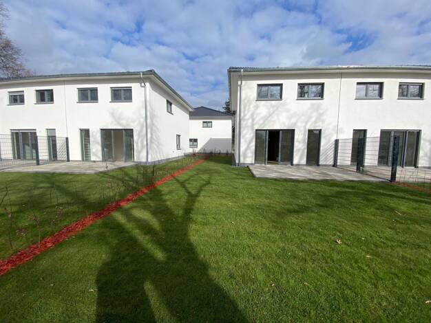 Doppelhaushälfte zur Miete - Erstbezug 1.750 € 4 Zimmer 96,1 m² 157 m² Grundstück frei ab sofort Blankenfelder Straße 2 Groß Schulzendorf Ludwigsfelde 14974