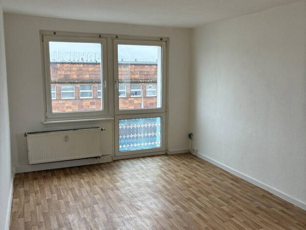 Wohnung zur Miete 400 € 3 Zimmer 57,2 m² 3. Geschoss Askanische Straße 106 Innenstadt Dessau-Roßlau 06842