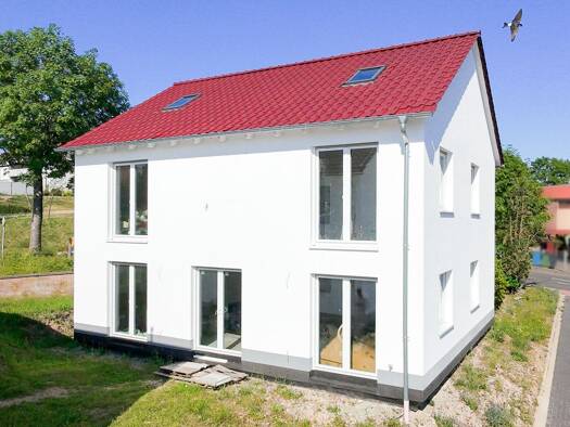 Einfamilienhaus zum Kauf 694.000 € 8 Zimmer 220 m² 365 m² Grundstück Raiffeisenstraße 2 Niedernjesa 37133