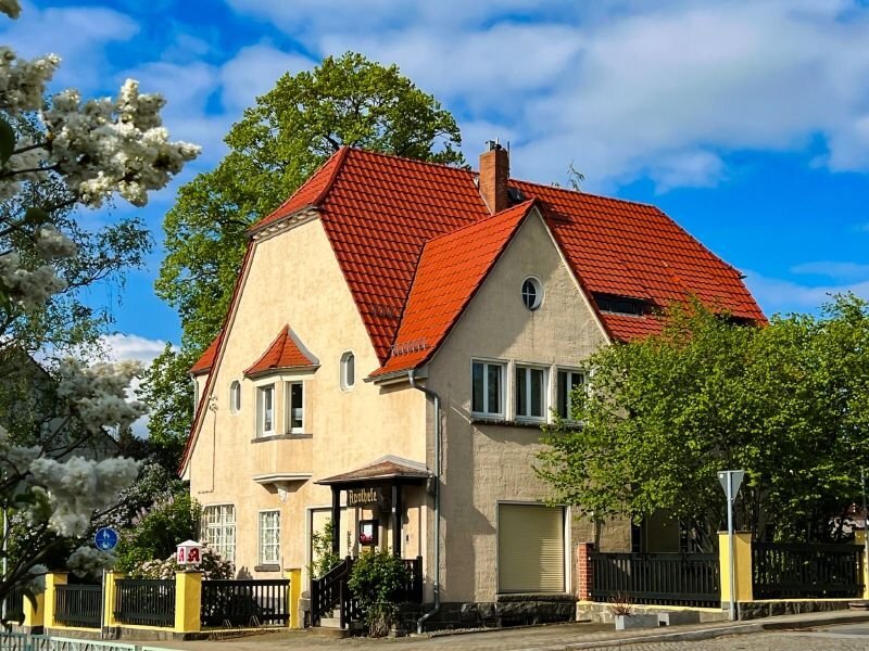 Villa zum Kauf 380.000 € 13 Zimmer 247 m²<br/>Wohnfläche 1.544 m²<br/>Grundstück Demitz-Thumitz Demitz-Thumitz 01877