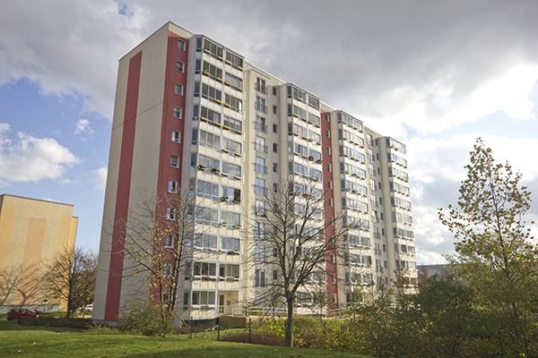 Wohnung zur Miete 383 € 3 Zimmer 57,9 m²<br/>Wohnfläche 7.<br/>Geschoss Rigaer Str. 7 Südstadt Halle (Saale) 06128