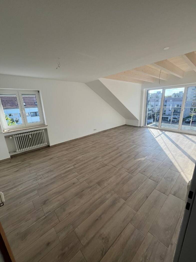 Wohnung zur Miete 1.210 € 3 Zimmer 93,3 m² Dachgeschoss, 4. Geschoss frei ab 01.06.2025 Kasernentr. 58 Nord - West Radolfzell am Bodensee 78315