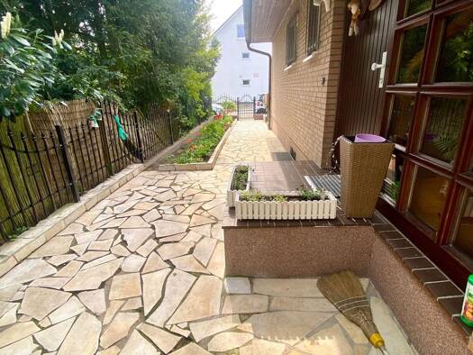 Haus zum Kauf 798.000 € 7 Zimmer 181 m² 724 m² Grundstück Pinneberg 25421