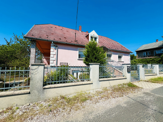Haus zum Kauf 378.900 € 6 Zimmer 254 m² 624 m² Grundstück frei ab sofort Vonyarcvashegy