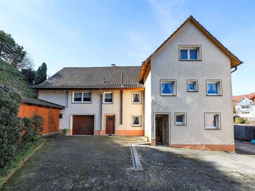 Mehrfamilienhaus zum Kauf 535.000 € 10 Zimmer 227 m² 831 m² Grundstück Markelfingen Radolfzell am Bodensee / Markelfingen 78315