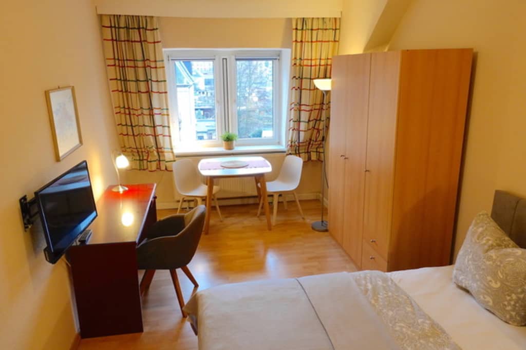 Wohnung zur Miete Wohnen auf Zeit 803 € 1 Zimmer 24 m²<br/>Wohnfläche 13.02.2025<br/>Verfügbarkeit Bergmannstraße Striesen-West (Altstriesen) Dresden 01309