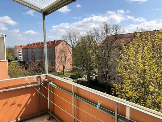 Wohnung zur Miete 552 € 4 Zimmer 69 m² Südstadt Halle (Saale) 06130
