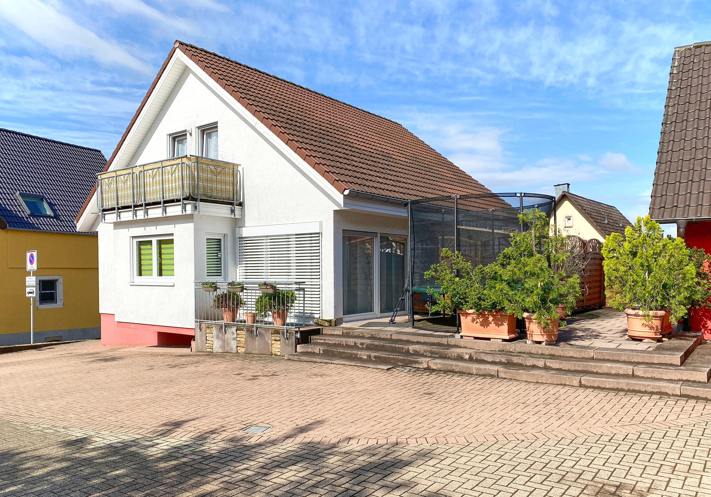 Einfamilienhaus zum Kauf 749.000 € 8 Zimmer 246 m²<br/>Wohnfläche 218 m²<br/>Grundstück Pfaffenweiler 79292