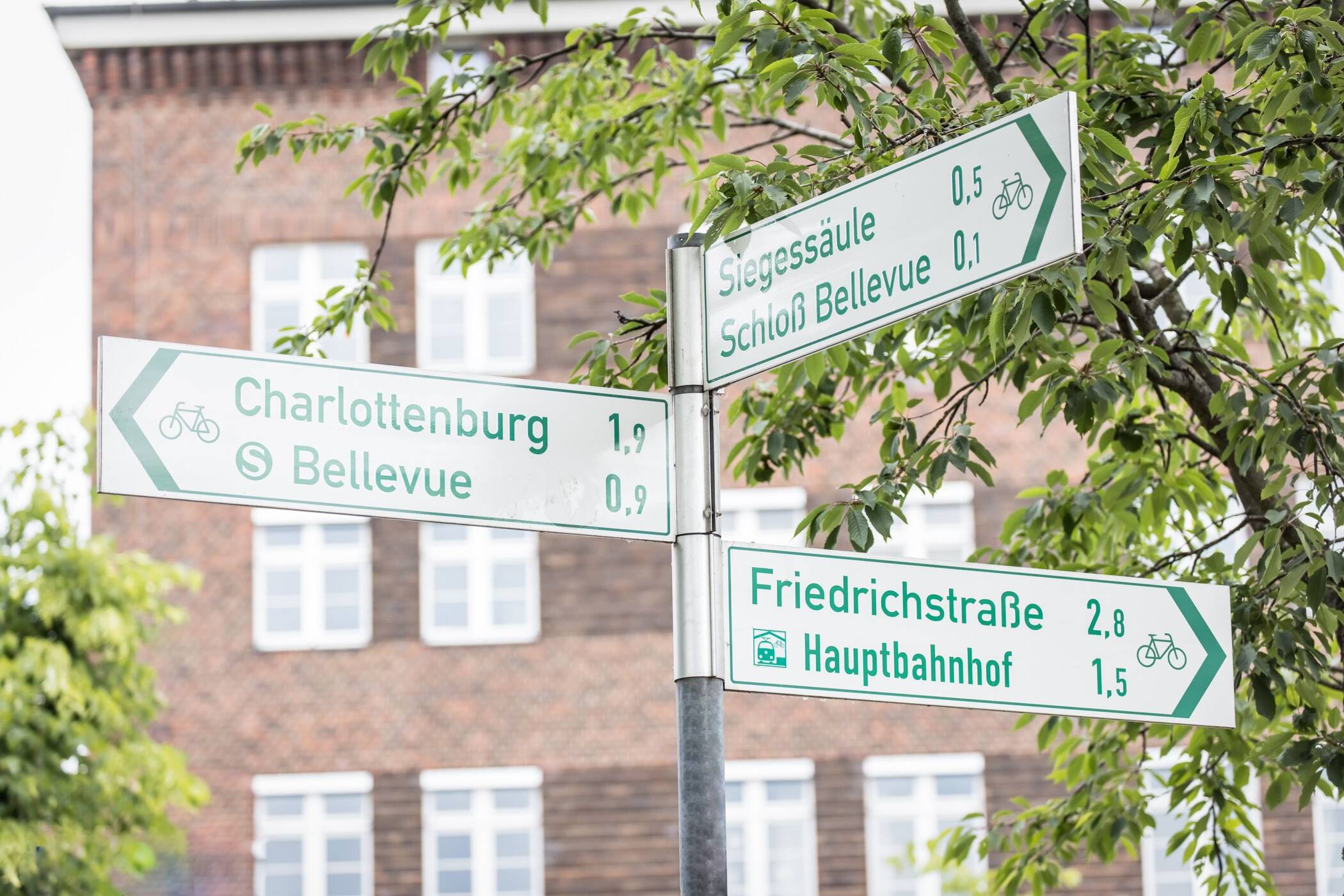 Erstbezug nach individueller Sanierung: Stuck-Altbau mit Tiergarten Blick - provisionsfrei - – Lüneburger Straße 28, 10557 Berlin – Vorschaubild 26