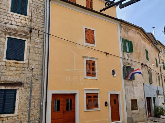 Reihenmittelhaus zum Kauf 450.000 € 172 m² 212 m² Grundstück Skradin 22222