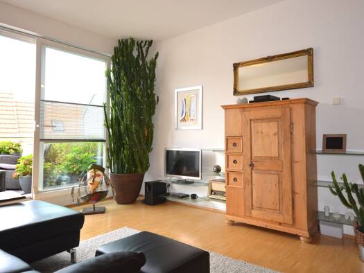 Wohnung zum Kauf 389.000 € 2,5 Zimmer 78 m² Geschoss 3/3 frei ab 02.01.2027 Vogelsangstraße 10 Stadtmitte Esslingen am Neckar 73728