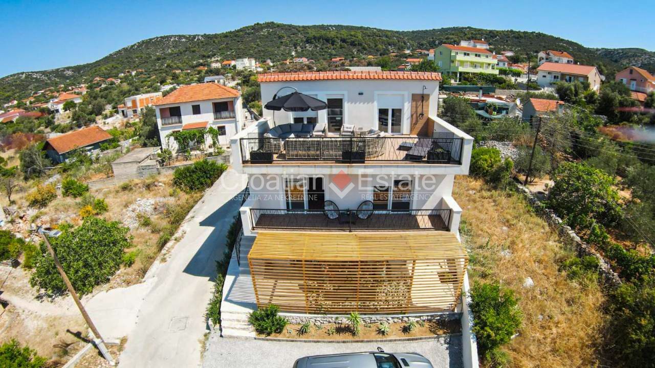 Haus zum Kauf 550.000 € 6 Zimmer 260 m²<br/>Wohnfläche 300 m²<br/>Grundstück Trogir