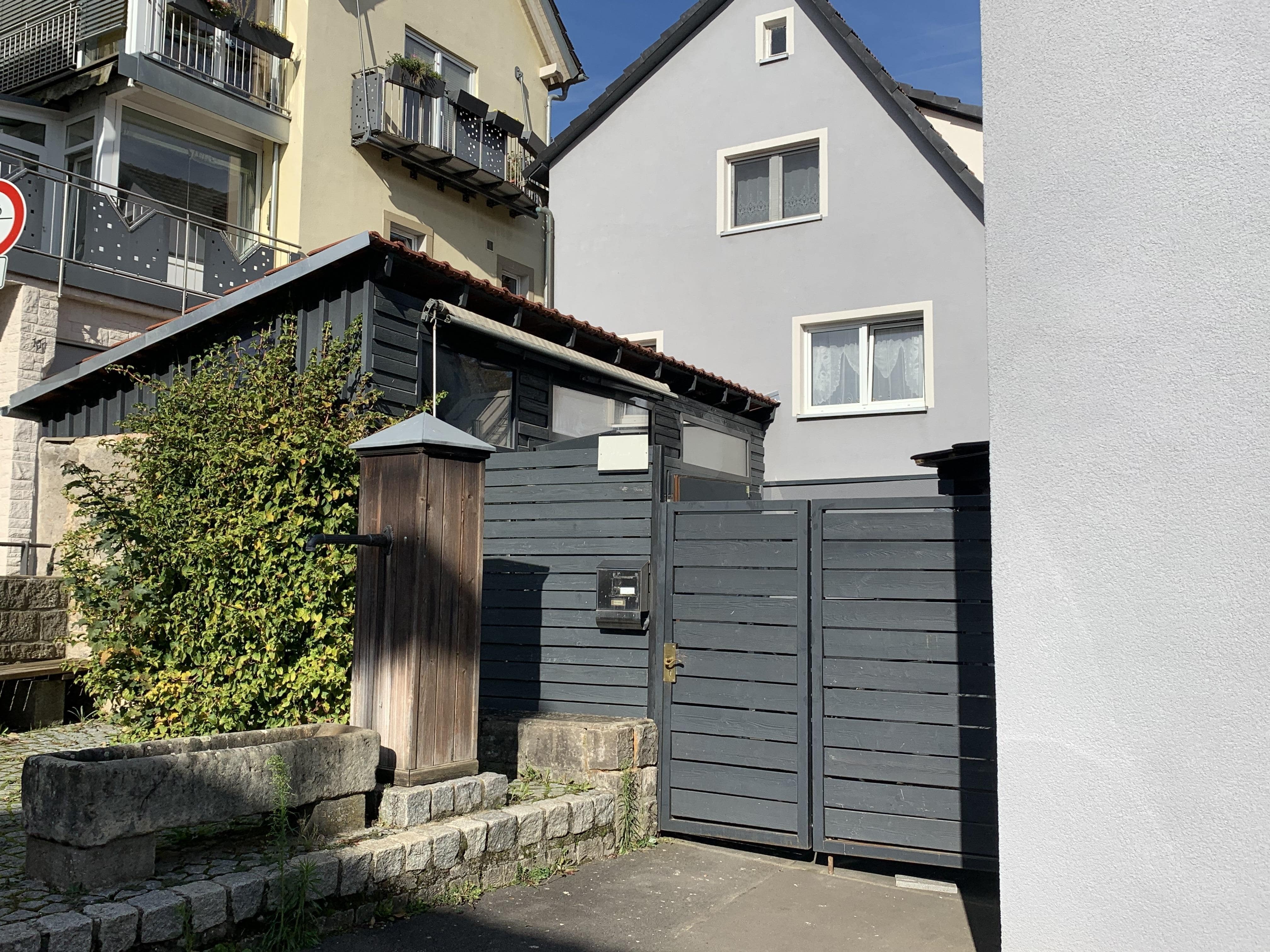 Einfamilienhaus zum Kauf 150.000 € 7 Zimmer 106 m²<br/>Wohnfläche 328 m²<br/>Grundstück Mainberg Schonungen 97453