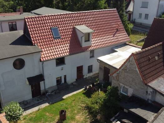 Einfamilienhaus zum Kauf 39.000 € 8 Zimmer 140 m² 624 m² Grundstück Giersleben 06449