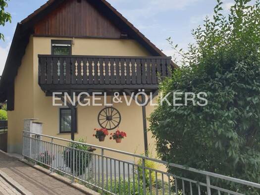 Reihenmittelhaus zum Kauf 310.000 € 6 Zimmer 130 m² 186 m² Grundstück Eschbach Waldshut-Tiengen 79761