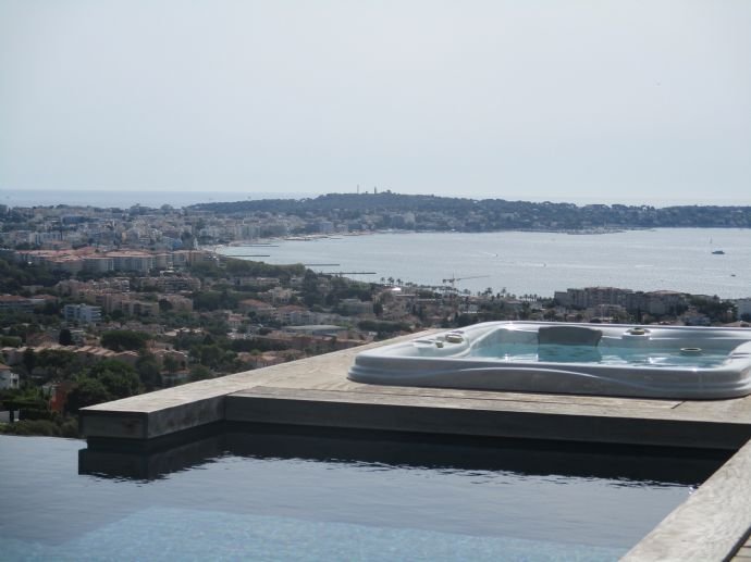 Villa zum Kauf provisionsfrei 4.400.000 € 8 Zimmer 360 m²<br/>Wohnfläche 3.207 m²<br/>Grundstück Le Vieux Port-Les Iles Cannes  06400