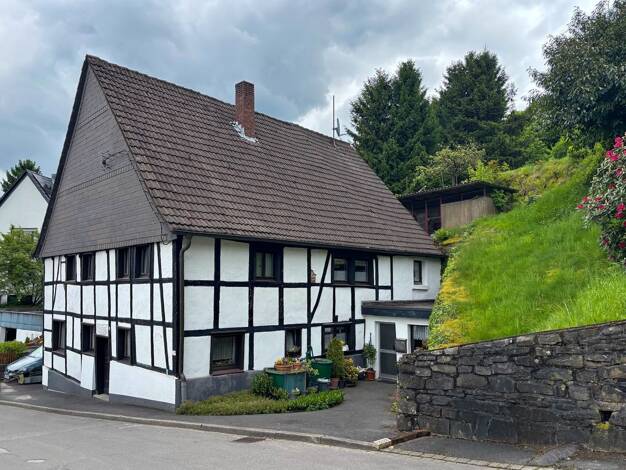 Einfamilienhaus zum Kauf 299.000 € 7,5 Zimmer 130,8 m² 6.605 m² Grundstück Herbede Witten 58456