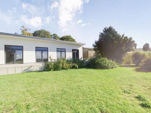 Bungalow zum Kauf 390.000 € 4 Zimmer 104 m² 1.370 m² Grundstück frei ab sofort Wampen Neuenkirchen 17498