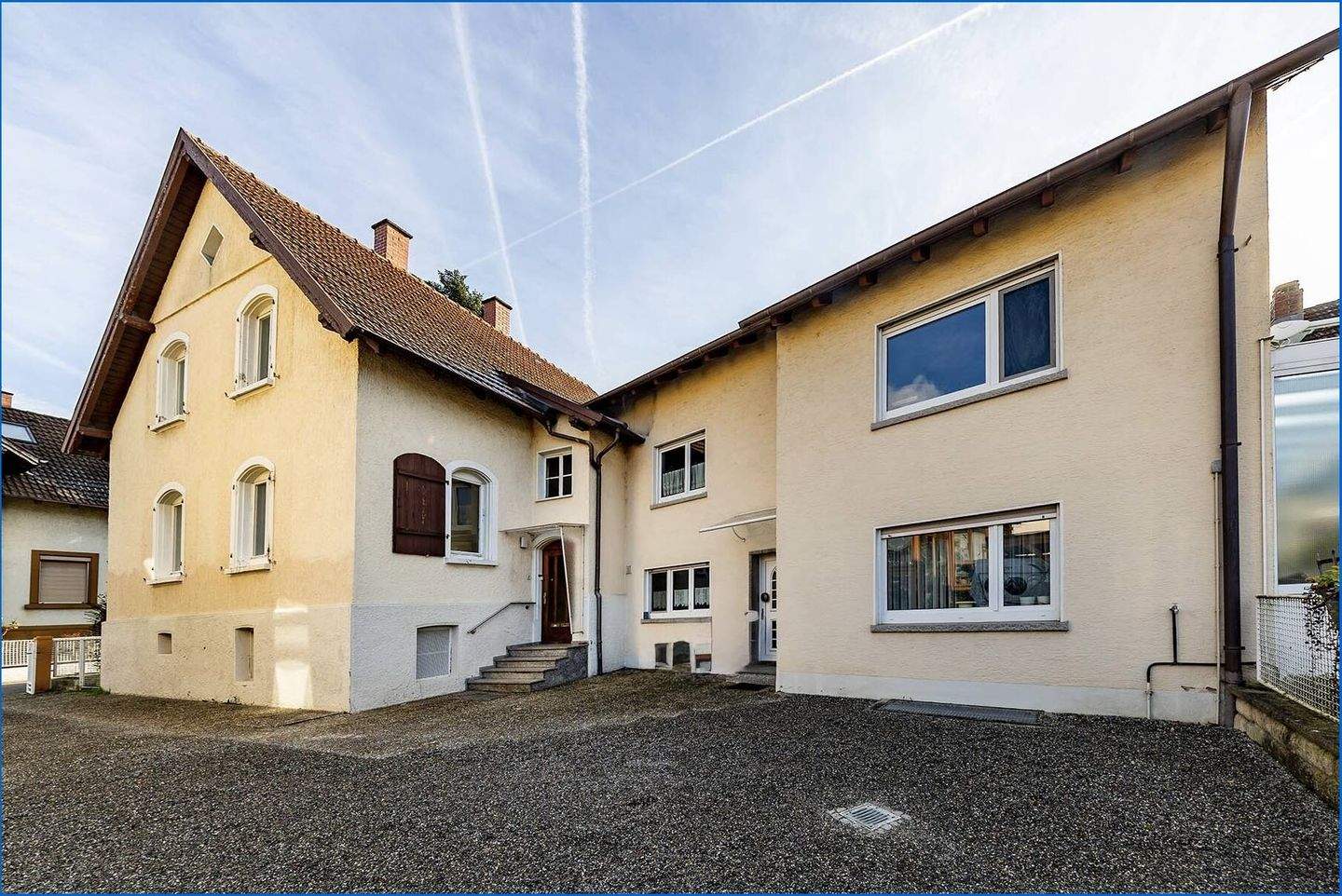 Zwei Häuser mit großz. Grundstück im Herzen von Singen- Ideal auch als Mehrgenerationenhaus!