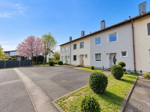 Reihenmittelhaus zum Kauf 360.000 € 4,5 Zimmer 101 m² 211 m² Grundstück Giebelstadt Giebelstadt 97232
