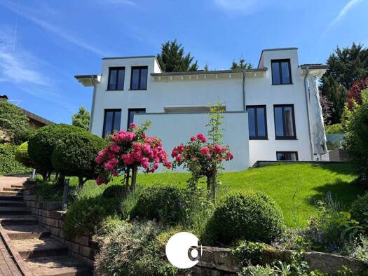 Einfamilienhaus zum Kauf 1.950.000 € 8 Zimmer 252 m² 917 m² Grundstück Stadtmitte Esslingen am Neckar 73728