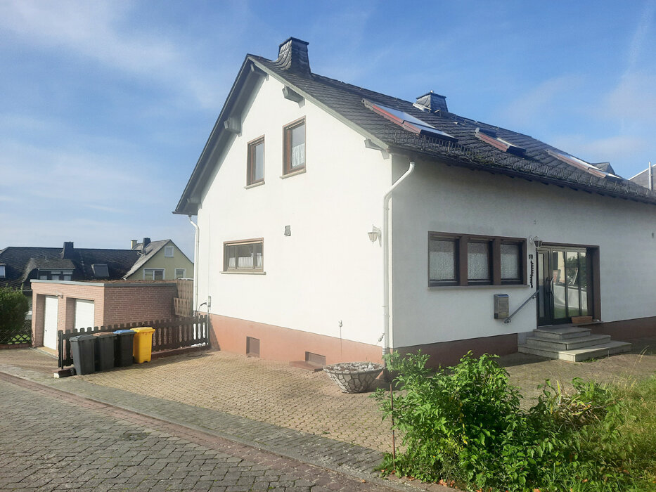 Einfamilienhaus zum Kauf 285.000 € 7 Zimmer 180 m²<br/>Wohnfläche 533 m²<br/>Grundstück ab sofort<br/>Verfügbarkeit Becheln 56132