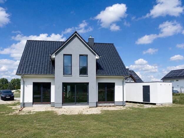 Einfamilienhaus zum Kauf - Erstbezug provisionsfrei 389.900 € 5 Zimmer 151 m² 980 m² Grundstück Ponnsdorfer Weg 4 Münchhausen Sonnewalde 03249