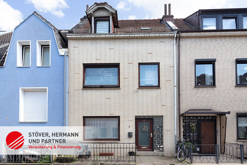 Reihenmittelhaus zum Kauf 199.400 € 7 Zimmer 109 m²<br/>Wohnfläche 135 m²<br/>Grundstück ab sofort<br/>Verfügbarkeit Ohlenhof Bremen 28239