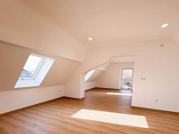 Wohnung zur Miete 990 € 2 Zimmer 77 m² Estenfeld 97230