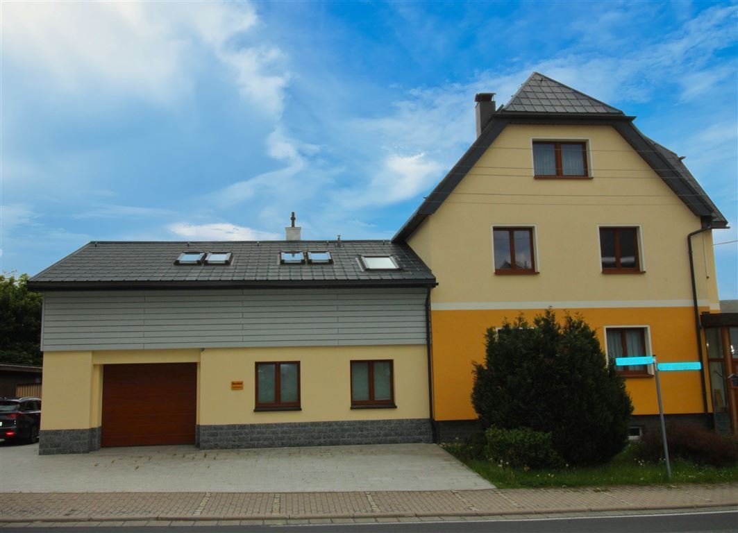 Mehrfamilienhaus zum Kauf provisionsfrei 300.000 € 12 Zimmer 300 m²<br/>Wohnfläche 1.089 m²<br/>Grundstück ab sofort<br/>Verfügbarkeit Gräfenthaler Straße 2 Spechtsbrunn Sonneberg , Thür 96515