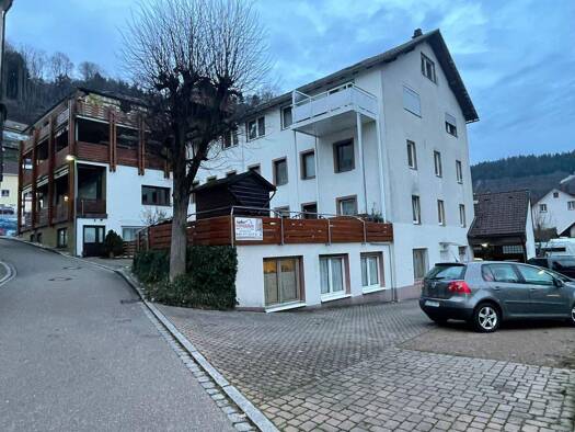Mehrfamilienhaus zum Kauf provisionsfrei als Kapitalanlage geeignet 41 Zimmer 1.220 m² 834 m² Grundstück Zell Zell im Wiesental 79669