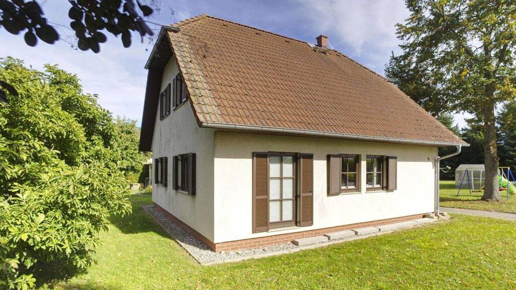 Einfamilienhaus zum Kauf 289.000 € 5 Zimmer 130 m² 1.439 m² Grundstück Bandelin 17506