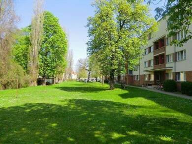 Wohnung zur Miete 517 € 3 Zimmer 63 m² 3. Geschoss frei ab sofort Goethestr. 23 Zwenkau Zwenkau 04442