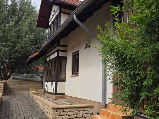Haus zum Kauf 275.000 € 7 Zimmer 162,9 m² 757 m² Grundstück frei ab sofort Naumburg Naumburg 34311